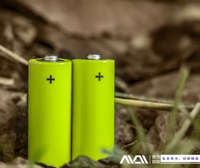 Bateries de liti vs. Bateries tradicionals: qui surt al capdavant?